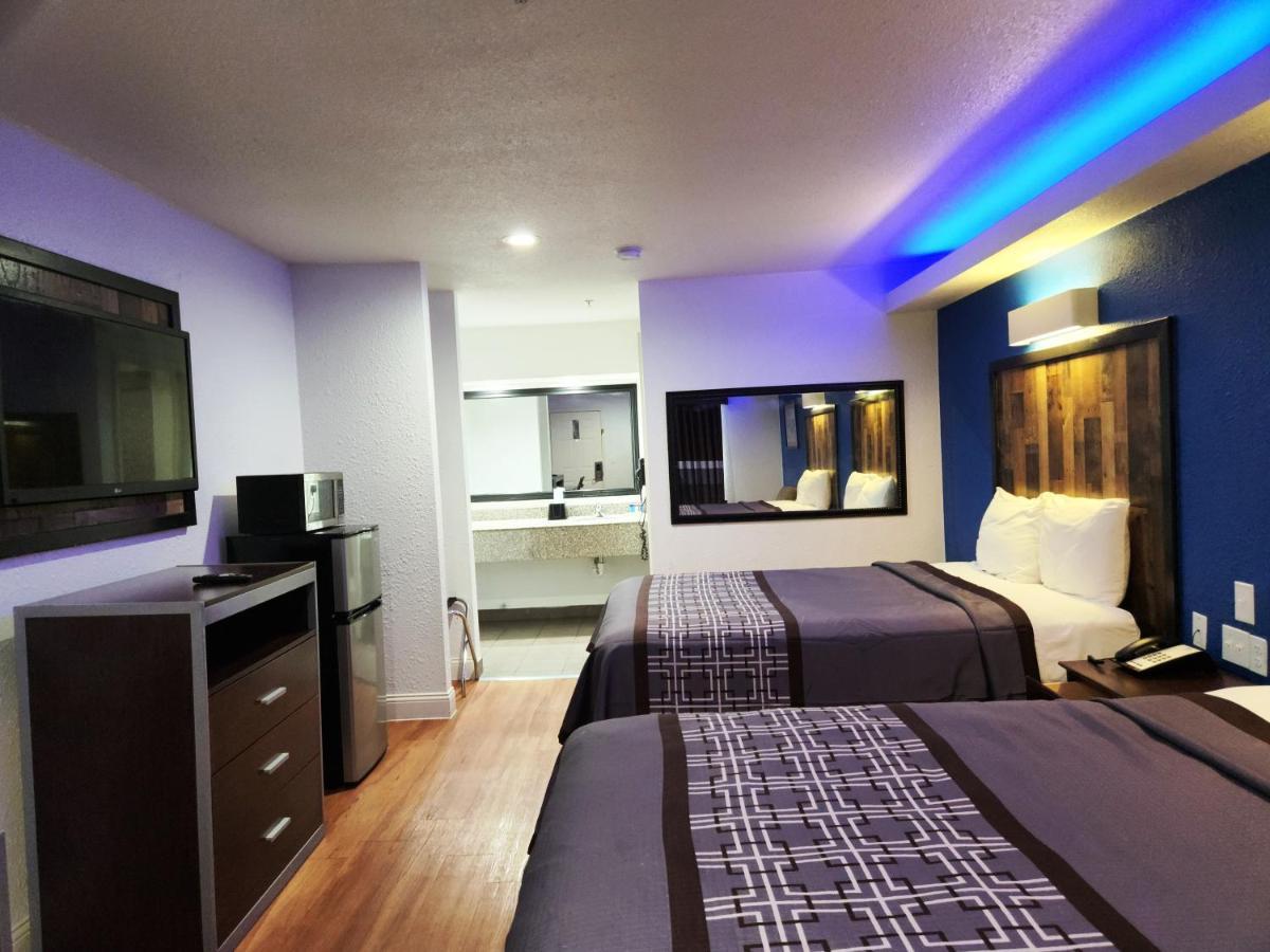 Express Inn Tomball Exterior photo